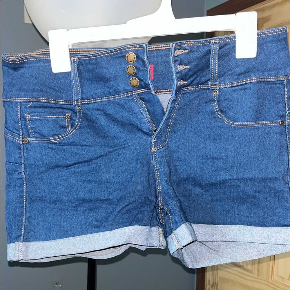 Wax Jean BUTT LIFT Women's Cuffed Blue Jean Shorts Size L